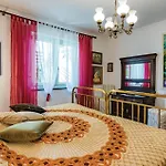 Apartamento Lovely In Novigrad With Wifi *