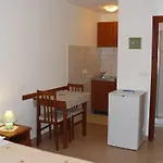 Lovely In Novigrad With Wifi Apartamento Novigrad Istria
