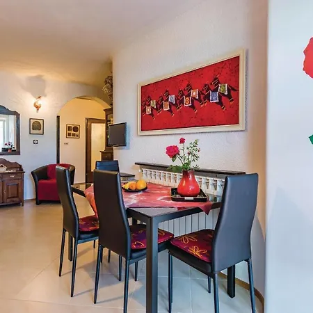 Stunning In Novigrad With Wifi Novigrad Istria