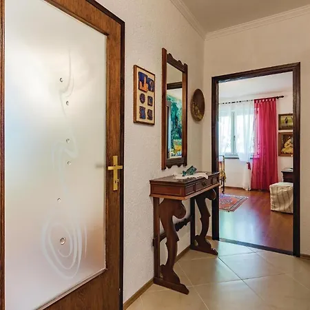 Stunning In Novigrad With Wifi Apartmán
