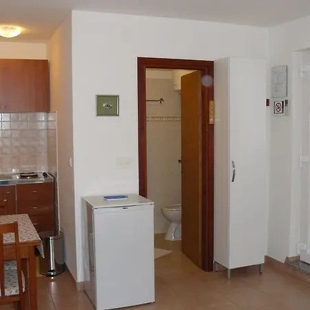 Stunning In Novigrad With Wifi Apartment
