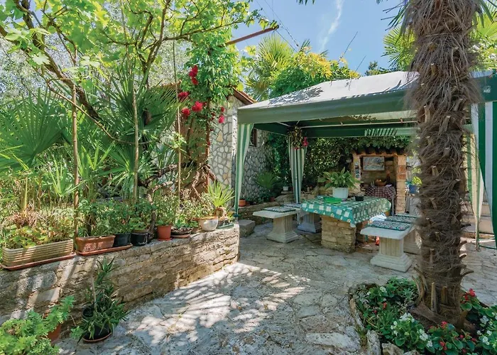 Lovely In Novigrad With Wifi Appartement *