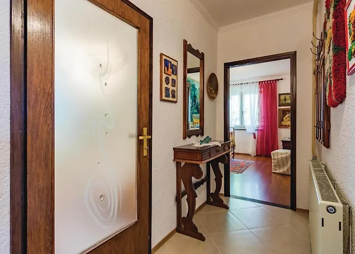 Lovely In Novigrad With Wifi Appartement