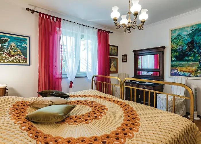 Appartement Lovely In Novigrad With Wifi *